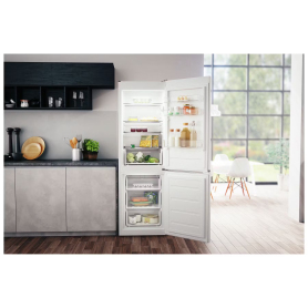 Hotpoint 60cm Fridge Freezer - White - 3