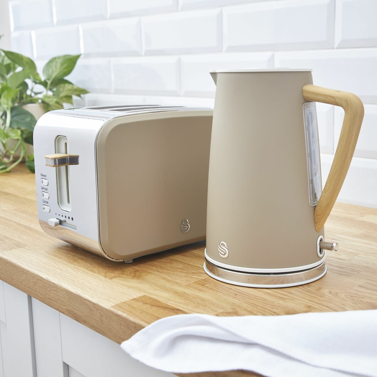 Swan Jug Kettle - Oatmeal thumbnail image