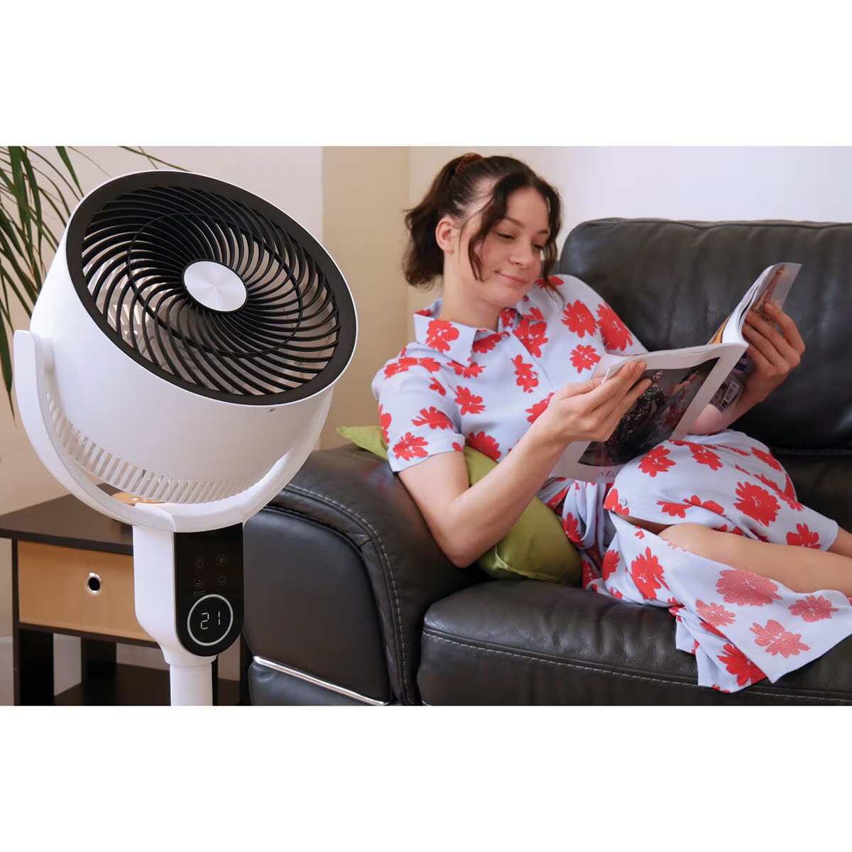 Vybra VS001-OF Dual Height Tilt & Swing Oscillating Fan - White thumbnail image